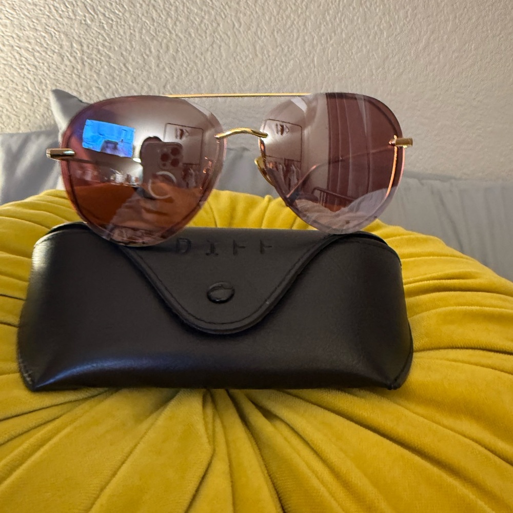 Diff Rose Gold Aviator Sunglasses with Case